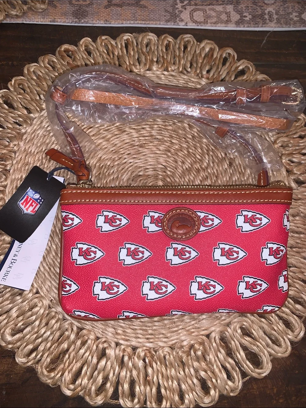 Dooney & Bourke Kansas City Chiefs Red Large Slim Crossbody Purse - Picture 1 of 10